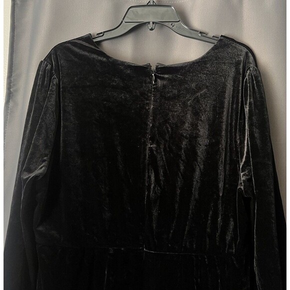 Torrid Dress Women’s 20 Maxi Velvet Black V Neck High Slit Romantic Goth Whimsy - Picture 8 of 9